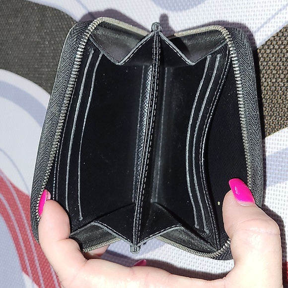 💯 Authentic Louis Vuitton small zippy wallet - Picture 4 of 6